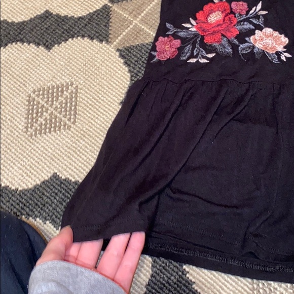 AE embroidered top - Picture 5 of 6